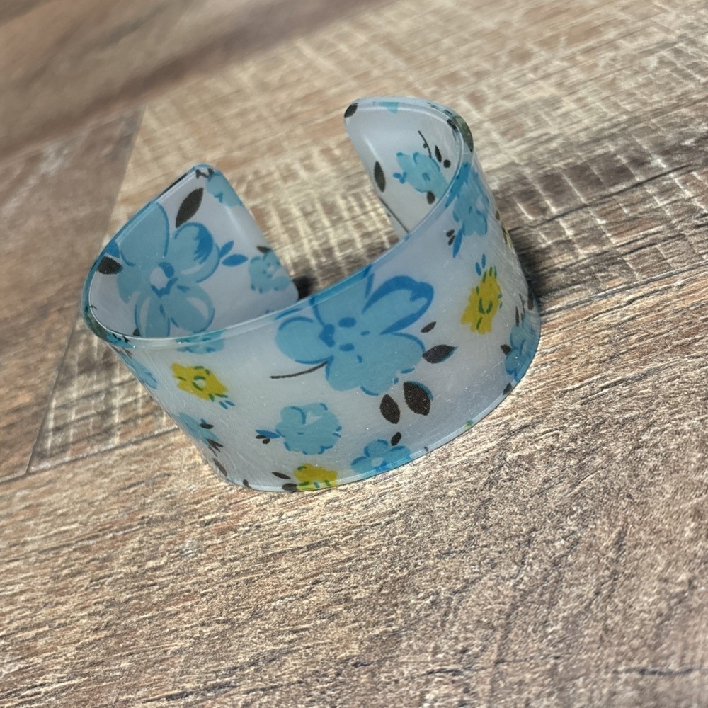 acrylic bracelet Blue Floral Vintage Plastic Cuff Bracelet